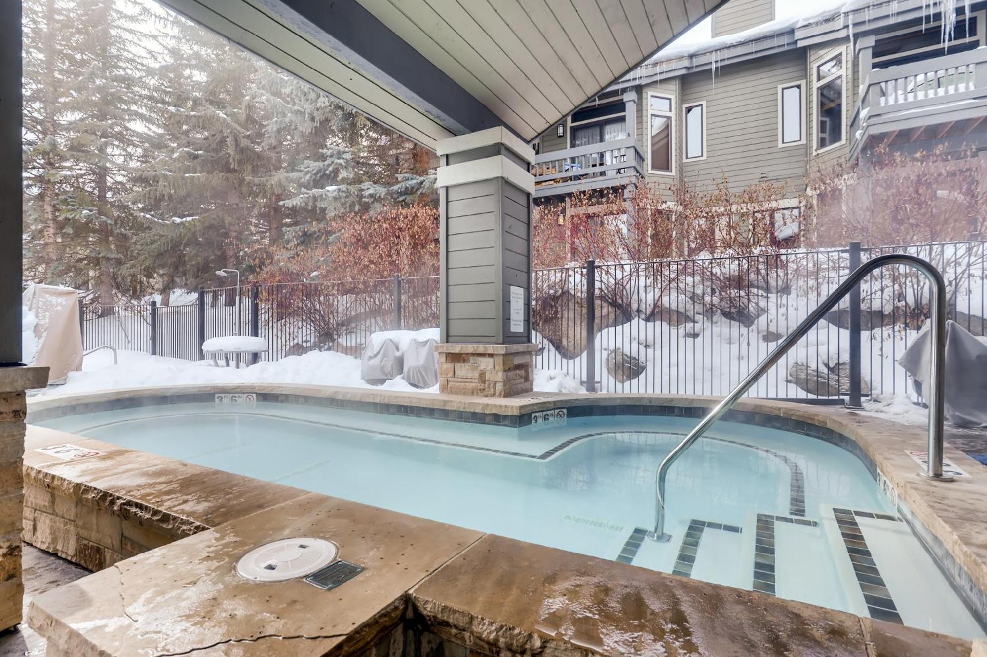Ridgepoint Townhome 149 By East West Hospitality Beaver Creek Dış mekan fotoğraf