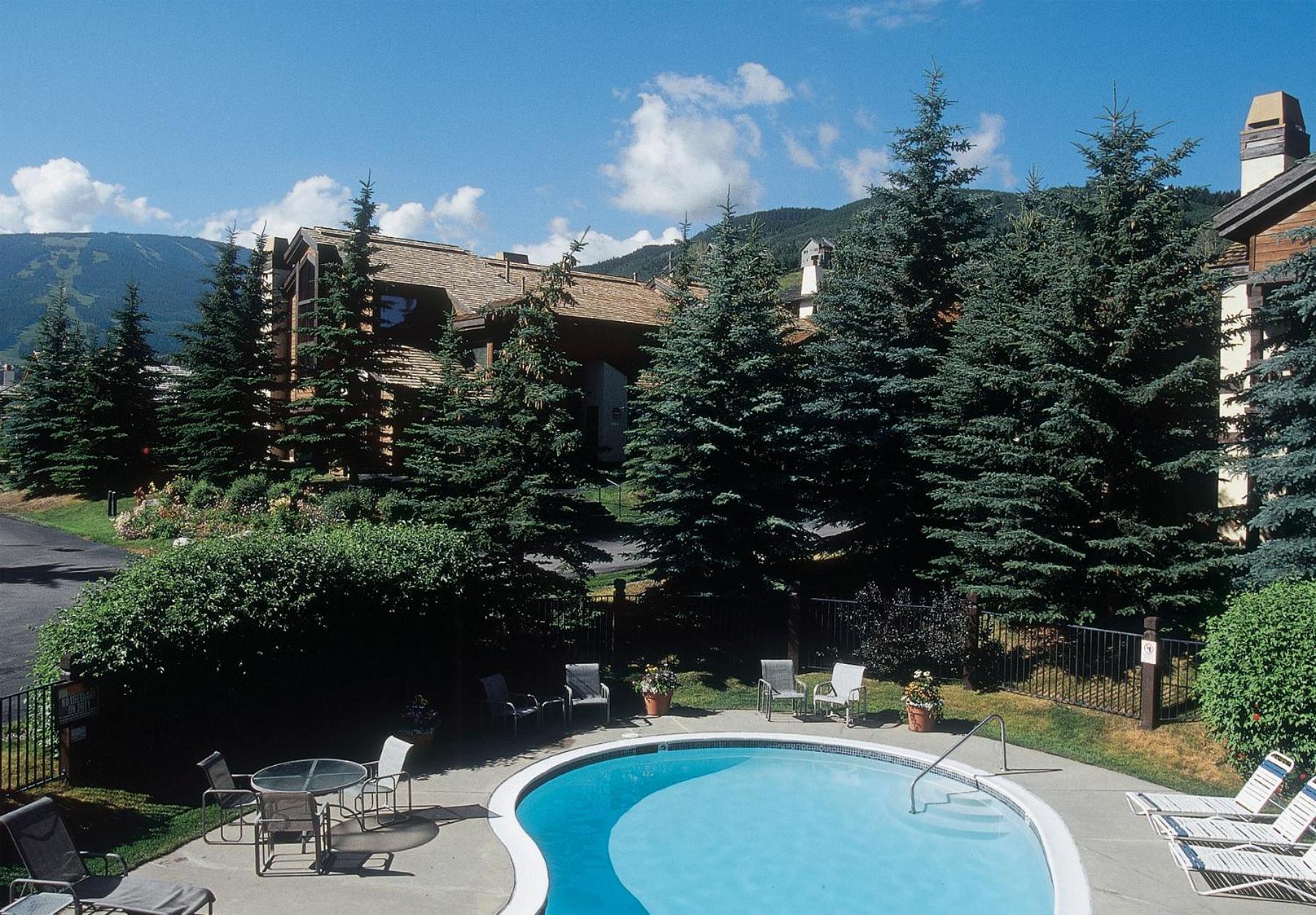 Ridgepoint Townhome 149 By East West Hospitality Beaver Creek Dış mekan fotoğraf