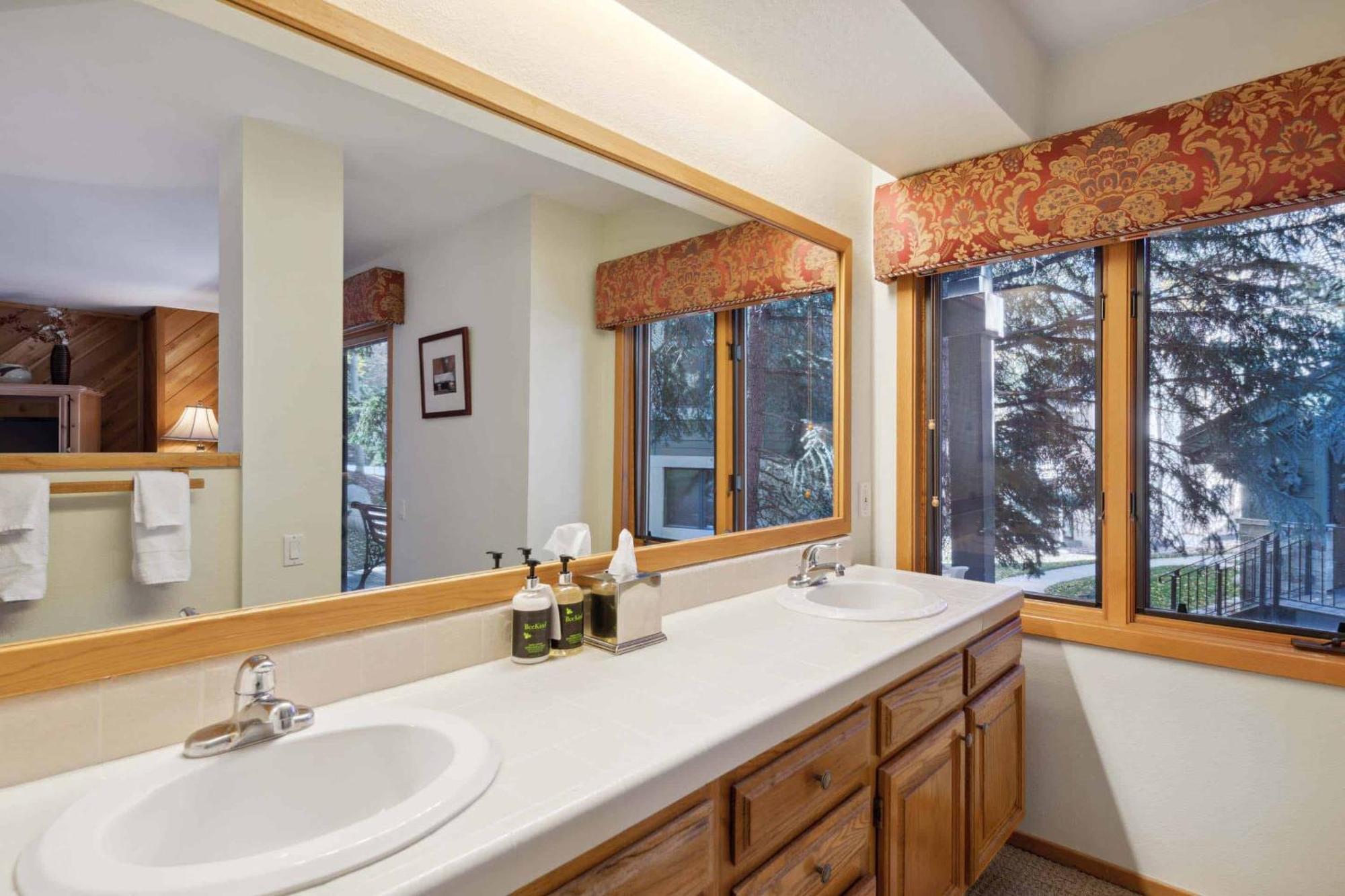 Ridgepoint Townhome 149 By East West Hospitality Beaver Creek Dış mekan fotoğraf